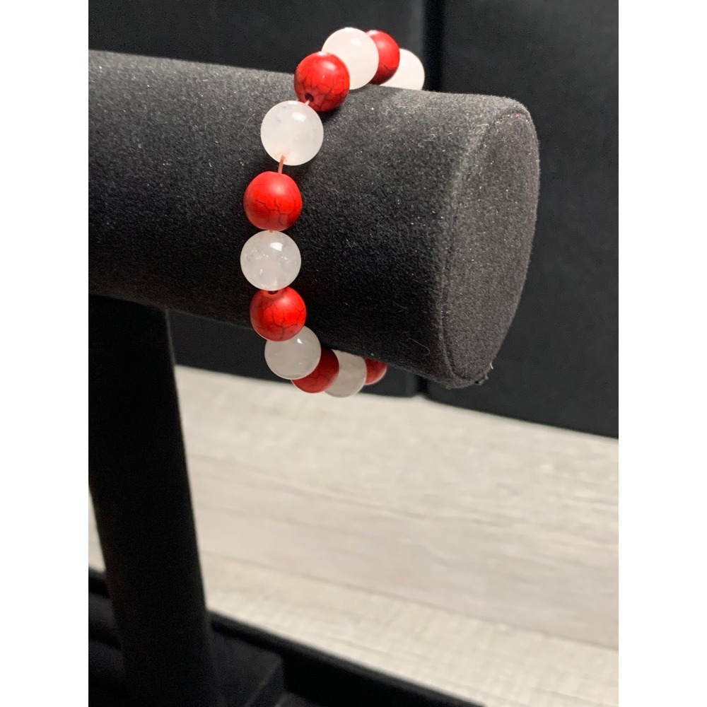 Red Turquoise Howlite and White Quartz Beaded Stretch Bracelet 6 Inch 4219